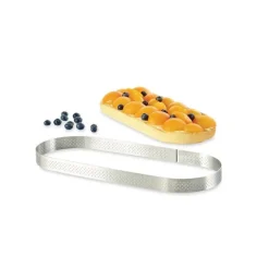 Cercle perforé forme Oblong 30 x 11 cm de L'école Valrhona par De Buyer