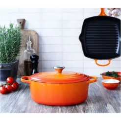 Cocotte en Fonte Ovale 31 cm Volcanique Le Creuset Signature