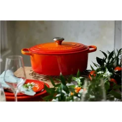 Cocotte en fonte Ovale 40 cm Volcanique Le Creuset Signature