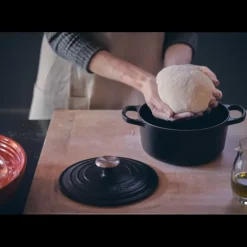 Cocotte en fonte Ronde 20 cm Noir mat Le Creuset Signature