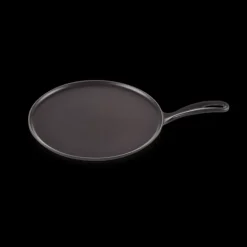 Crêpière en Fonte 27 cm Noir Mat avec Spatule & Râteau Le Creuset