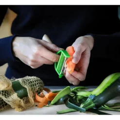 Eplucheur en Bois Vert T-duo Opinel