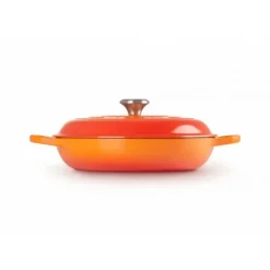 Faitout Volcanique en Fonte avec Intérieur Sable 30 cm Le Creuset Signature