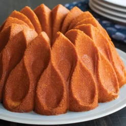 Moule à Gâteau Bundt Couronne Gold Nordic Ware