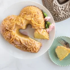 Moule à Gâteau Bundt Cœur Floral Toffee Nordic Ware