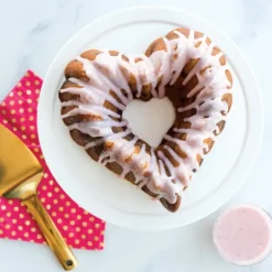 Moule à Gâteau Bundt Cœur Élégant Toffee Nordic Ware