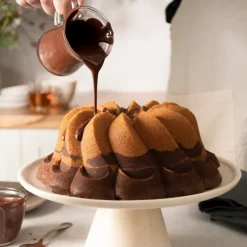 Moule à Gâteau Bundt Pirouette Gold Nordic Ware