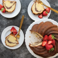 Moule à Gâteau Bundt Tourbillon Gold Nordic Ware