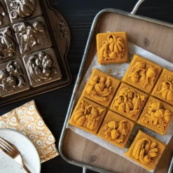 Moule à Gâteaux Carrés d'Automne (x9) Bronze Nordic Ware