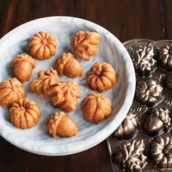 Moule à Gâteaux Gourmandises d'Automne (x12) Bronze Nordic Ware