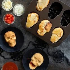 Moule à Gâteaux Têtes de Mort (x6) Bronze Nordic Ware