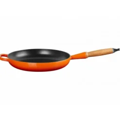 Poêle en Fonte 28 cm Volcanique avec Manche en Bois Le Creuset Signature