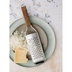 Râpe Double Tranchant Master Manche en Bois Microplane