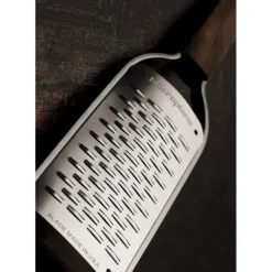 Râpe Double Tranchant Master Manche en Bois Microplane