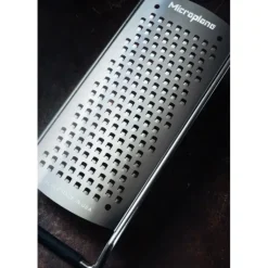 Râpe Gros Grains Gourmet Noir Microplane